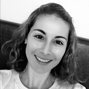 Meet your Posher, Flavia