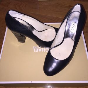 Michael Kors Sabrina Pump