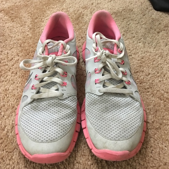 Nike free tennis shoes