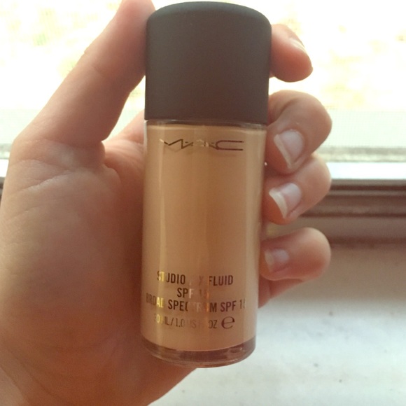 MAC Cosmetics Other - MAC Studio Fix Fluid Foundation
