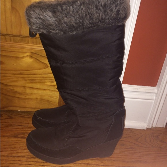 Juicy couture fur boots worn once