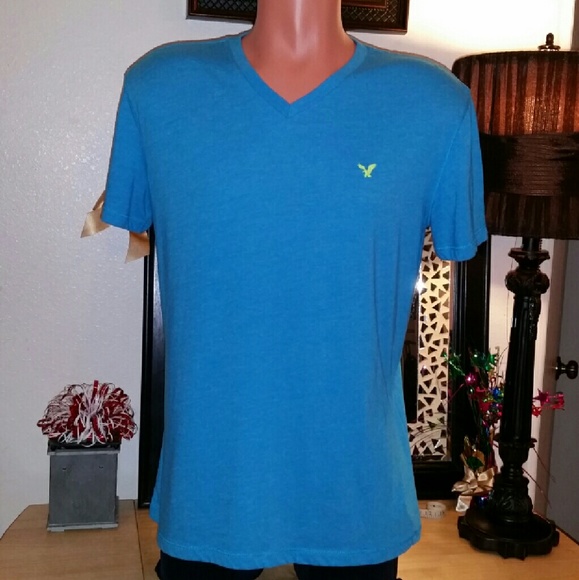 American Eagle Outfitters Men V tee