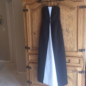 Long black/white formal evening gown