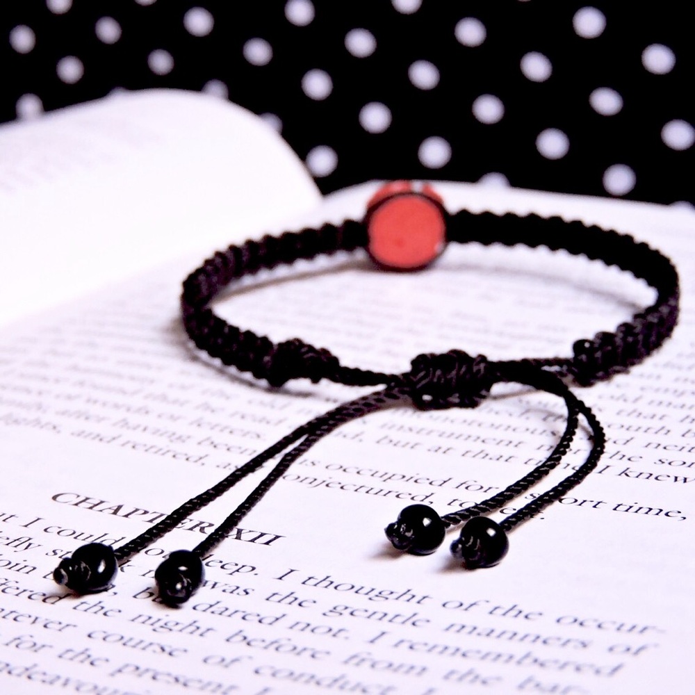 ๑Rockabilly Maroon Rose Charm Macrame Bracelet๑ - Picture 5 of 7