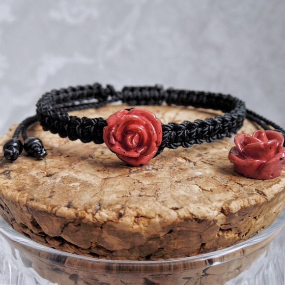 ๑Rockabilly Maroon Rose Charm Macrame Bracelet๑ - Picture 7 of 7