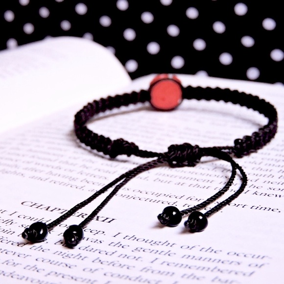 ๑Rockabilly Maroon Rose Charm Macrame Bracelet๑ - Picture 5 of 7