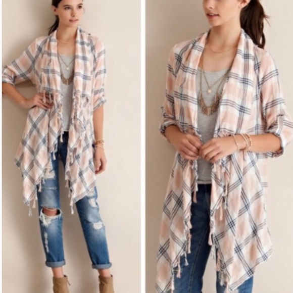 Sweaters - •plaid fringed cardi•LAST ONE❗️❗️•