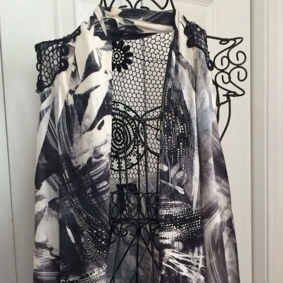 Tye dyed vest with lace embellishment on back