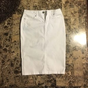 Kardshain kollection white demin pencil skirt