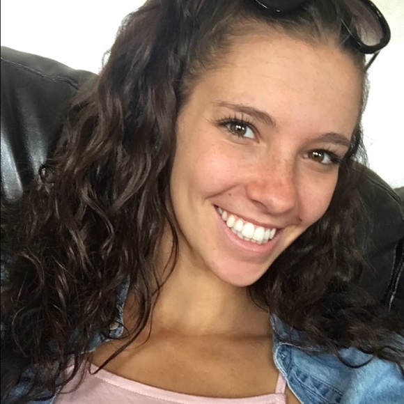 Meet your Posher, Brooke