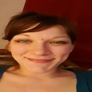 Meet your Posher, Hayley