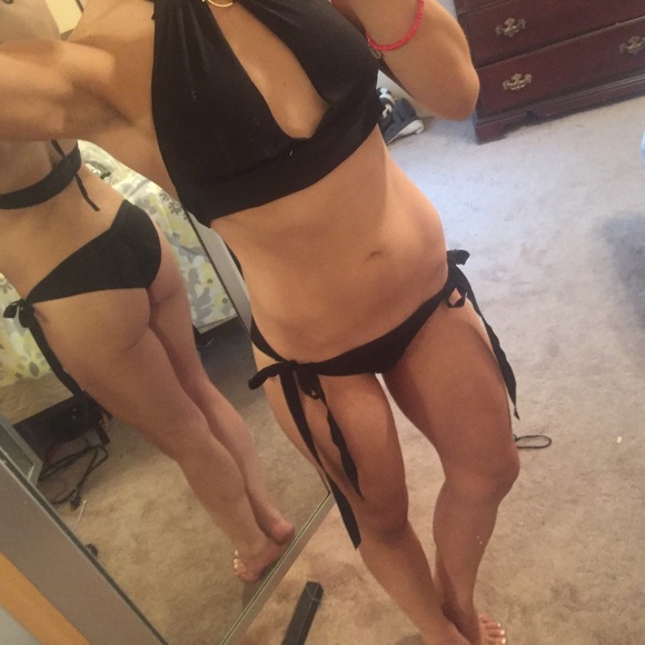 Kylie Jenner tanning bikini sexy cheeky - Picture 4 of 4