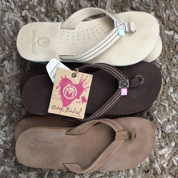 6 pairs of Thongs. New to GREAT condition - Picture 2 of 4