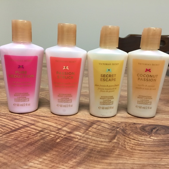 ❌ SOLD ❌Victoria's Secret lotion and body wash - Picture 1 of 2