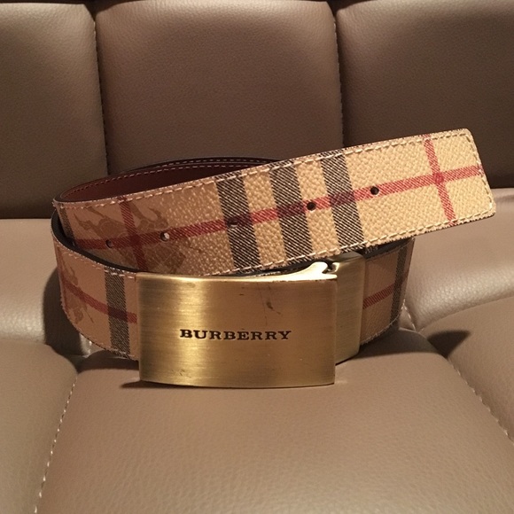 Burberry leather belt with with buckle