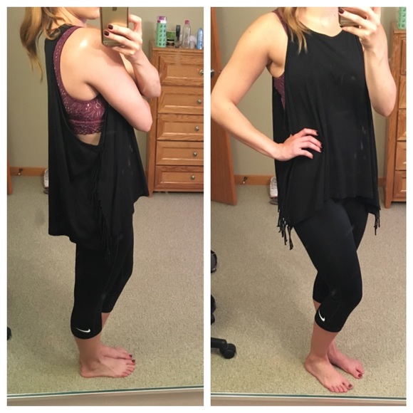 *SOLD* Slouchy fringe tank - Picture 4 of 4