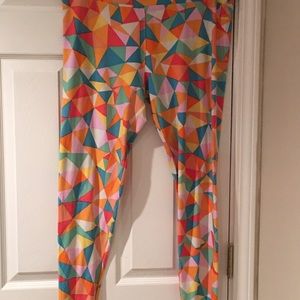 LuLaRoe TC Buttery Soft Leggings!!