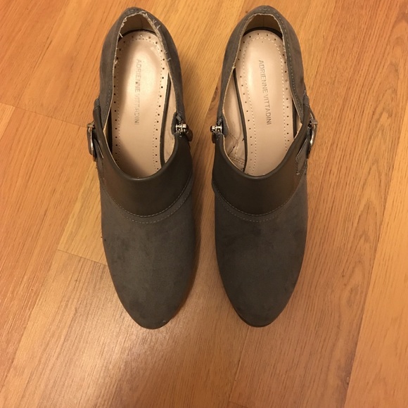 Shoes - Picture 2 of 3