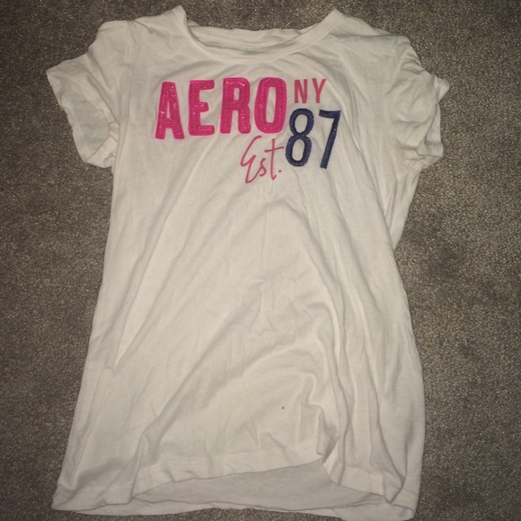 White tee