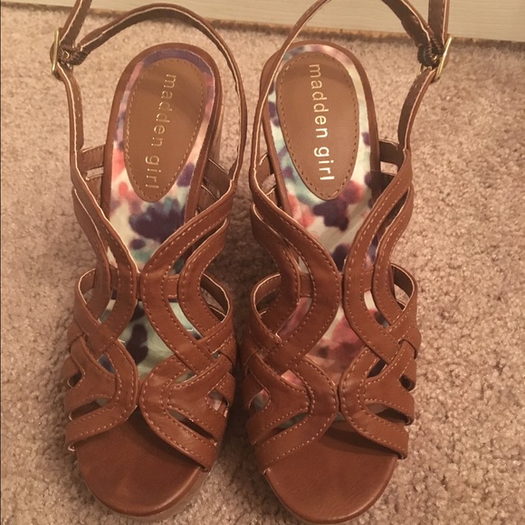 Madden girl brwon wedges