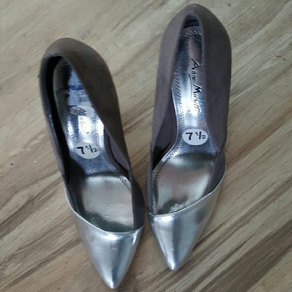 Anne Michelle gray/silver heels, NWOT.  7.5.