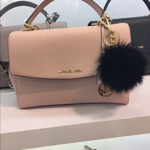 Meet your Posher, Bianca