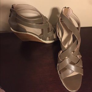 Tahari wedge sandals
