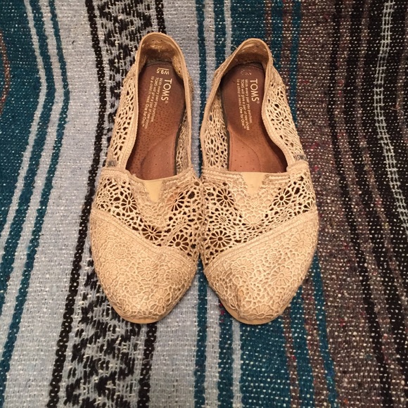 Cream lace Toms