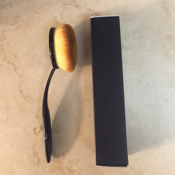 New Big Oval Brush!
