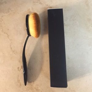 New Big Oval Brush!