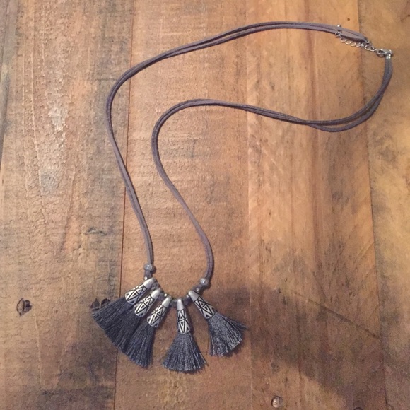 Forever 21 tassel necklace