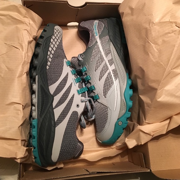 NWT Merrell hiking boots