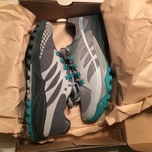 NWT Merrell hiking boots