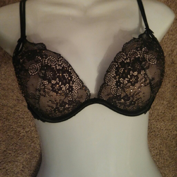 New W Tags. 32 D Victoria Secret bra