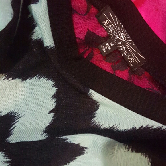 Top - Picture 3 of 4