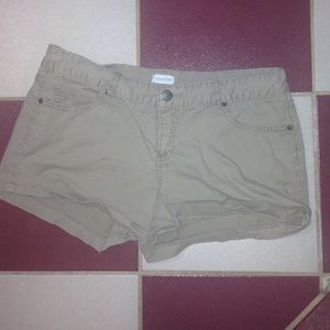 Maurices Khaki Shorts 13/14