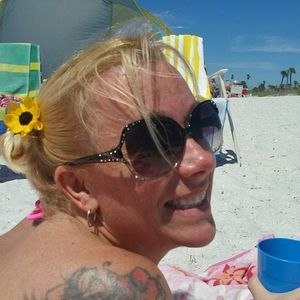 Meet your Posher, Lara