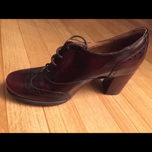 Clark's Oxford Heels