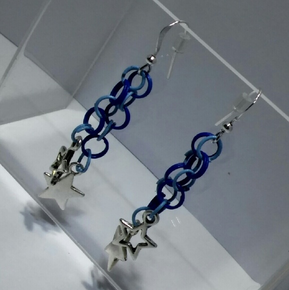 Alternating Shades of Blue Rings with Stars - Picture 2 of 4