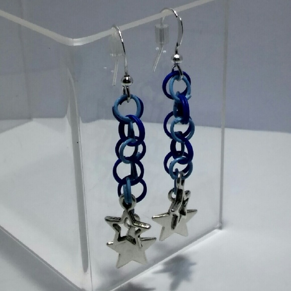 Alternating Shades of Blue Rings with Stars - Picture 3 of 4