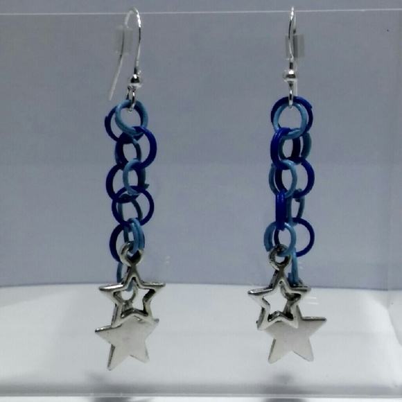 Alternating Shades of Blue Rings with Stars - Picture 4 of 4
