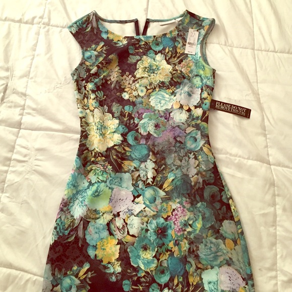 Beautiful green floral midi sheath body con dress