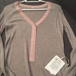 Find your mantra Henley size 6