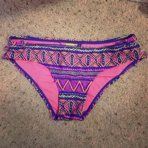 Printed swimsuit bottoms