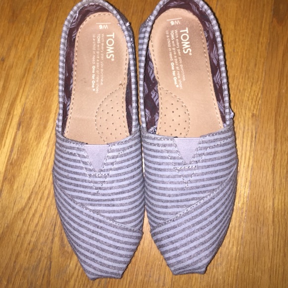 blue stripped toms!!