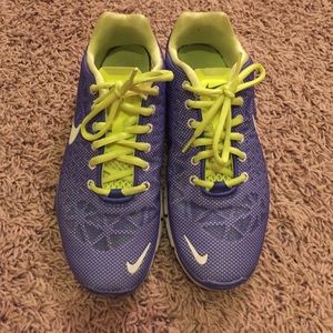 Nike free tennis shoes