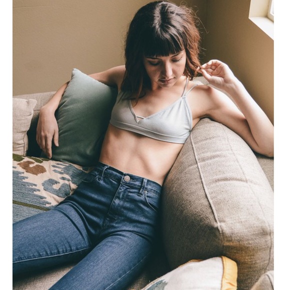 🆕AVERIE Cross Back Bralette - SILVER GREY - Picture 2 of 4