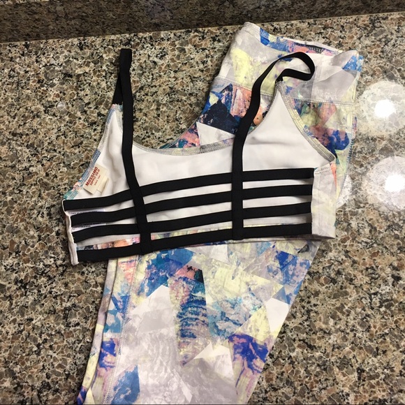 Mossimo leggings and matching sports bra set