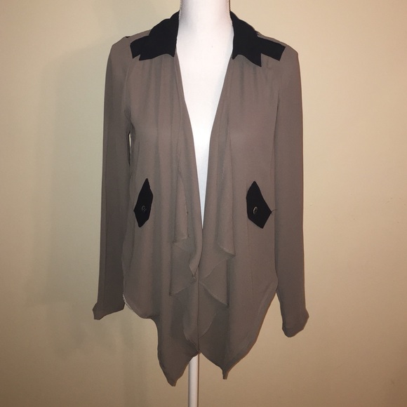 🔥🔥🔥BLOUSE BUNDLE 🔥🔥🔥👚👚 - Picture 4 of 4