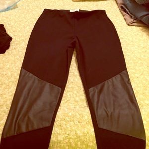 Kendall and Kylie Jenner leggings